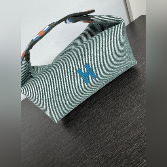 Hermes Toile Bride-A-Brac Small Travel Case - Picture 2 of 9